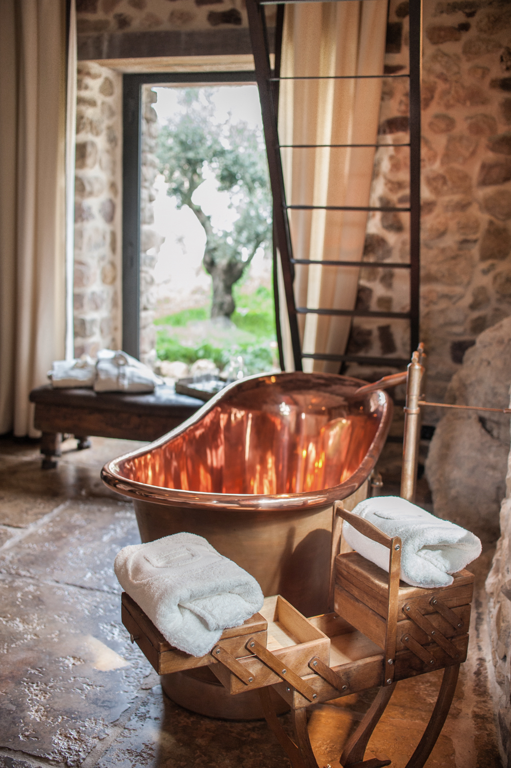 Euphoria retreat | Longevity hotel Rooms 1