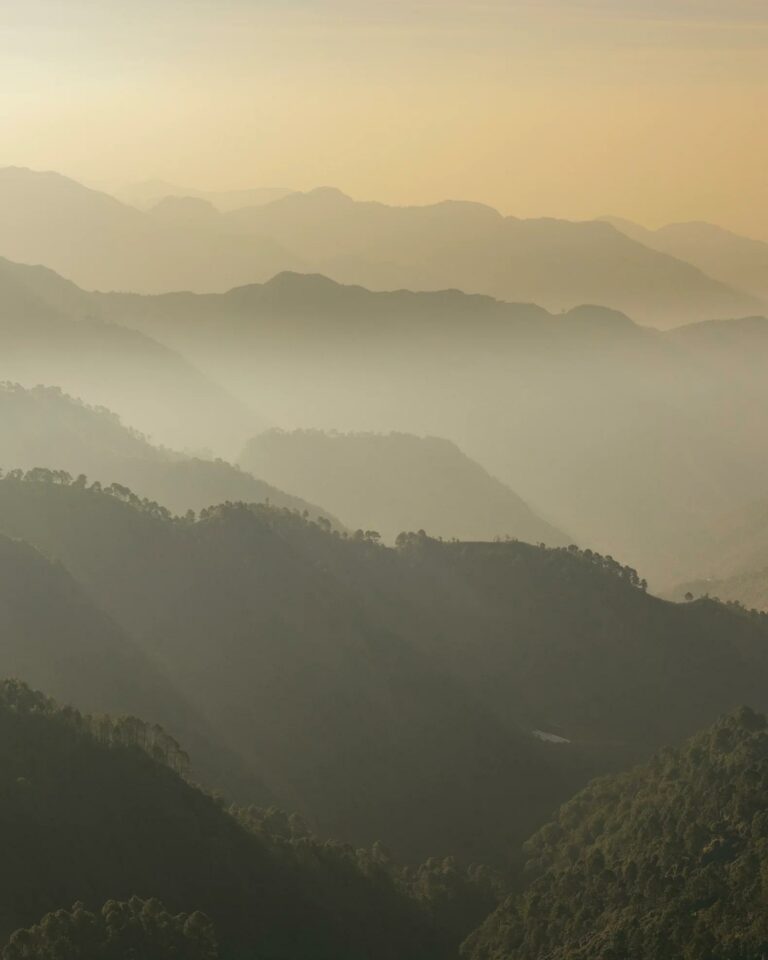 Vana | Longevity travel Mountain views