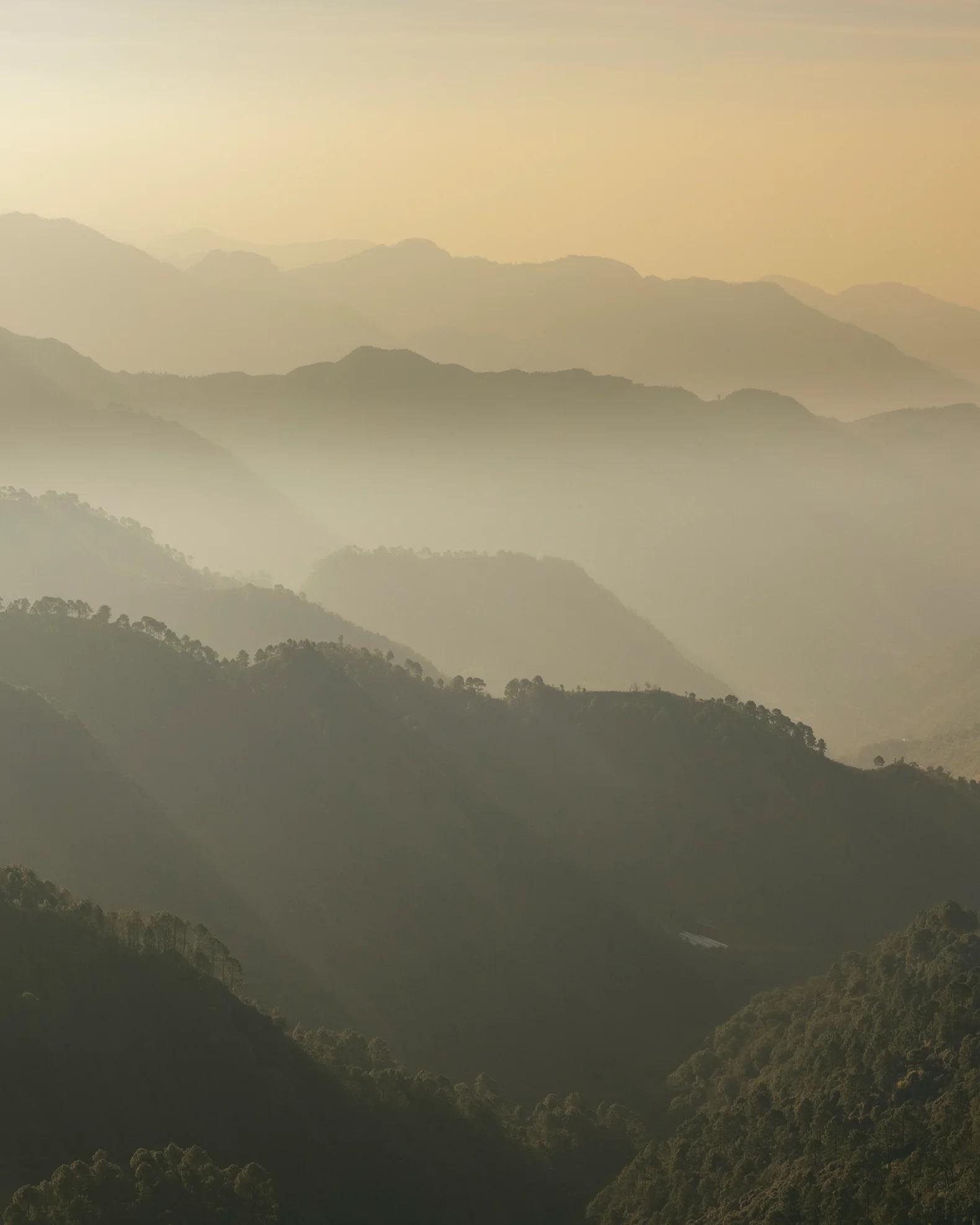 Vana | Longevity travel Mountain views