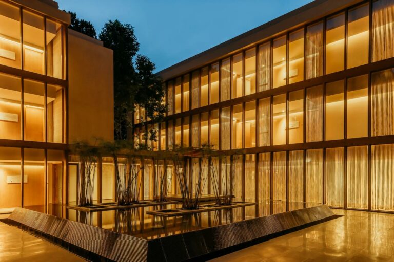 Six Senses Vana Retreat - Indien 2 Vana | Longevity travel Reflection Pond