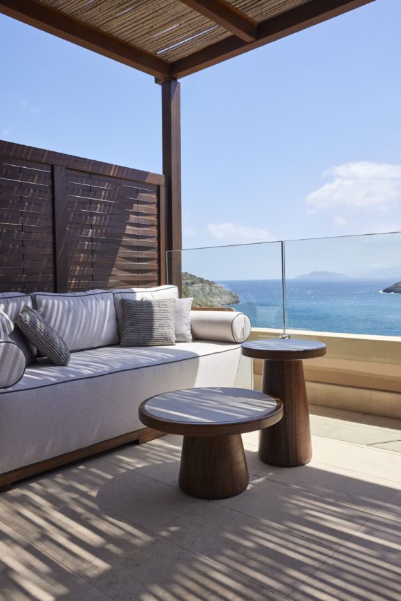 Reise Program | dc tc suite junior terrace 02 580x870 1