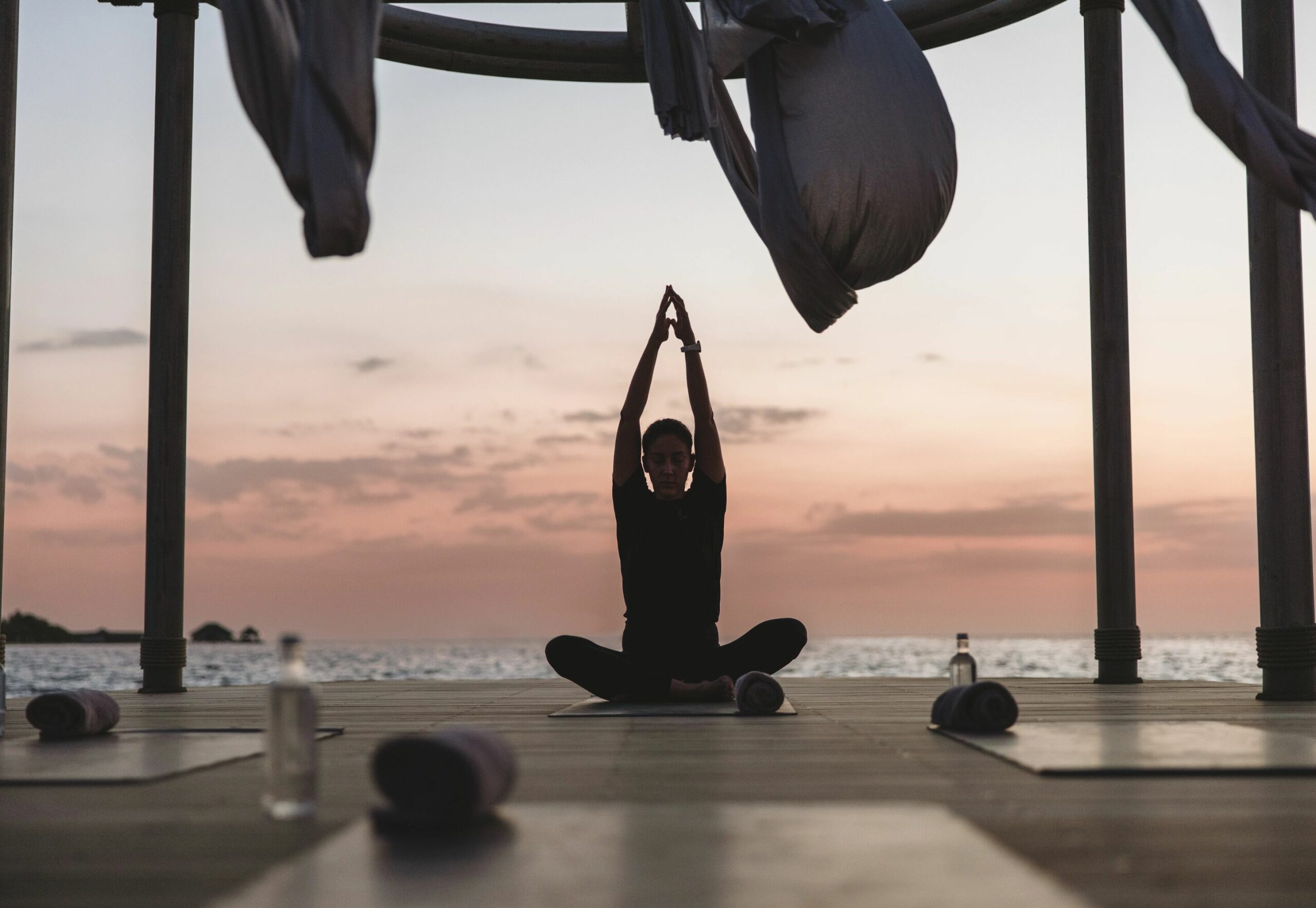 joali being | longevity reiasen JOALI BEING Wellbeing Ocean Sala Meditation 2 2900x2000px scaled
