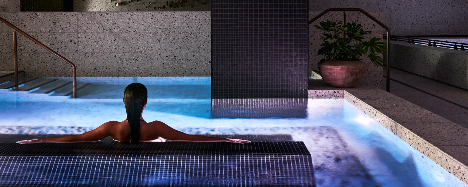 Renewing | longevity travel Aurora Spa Bathhouse 01