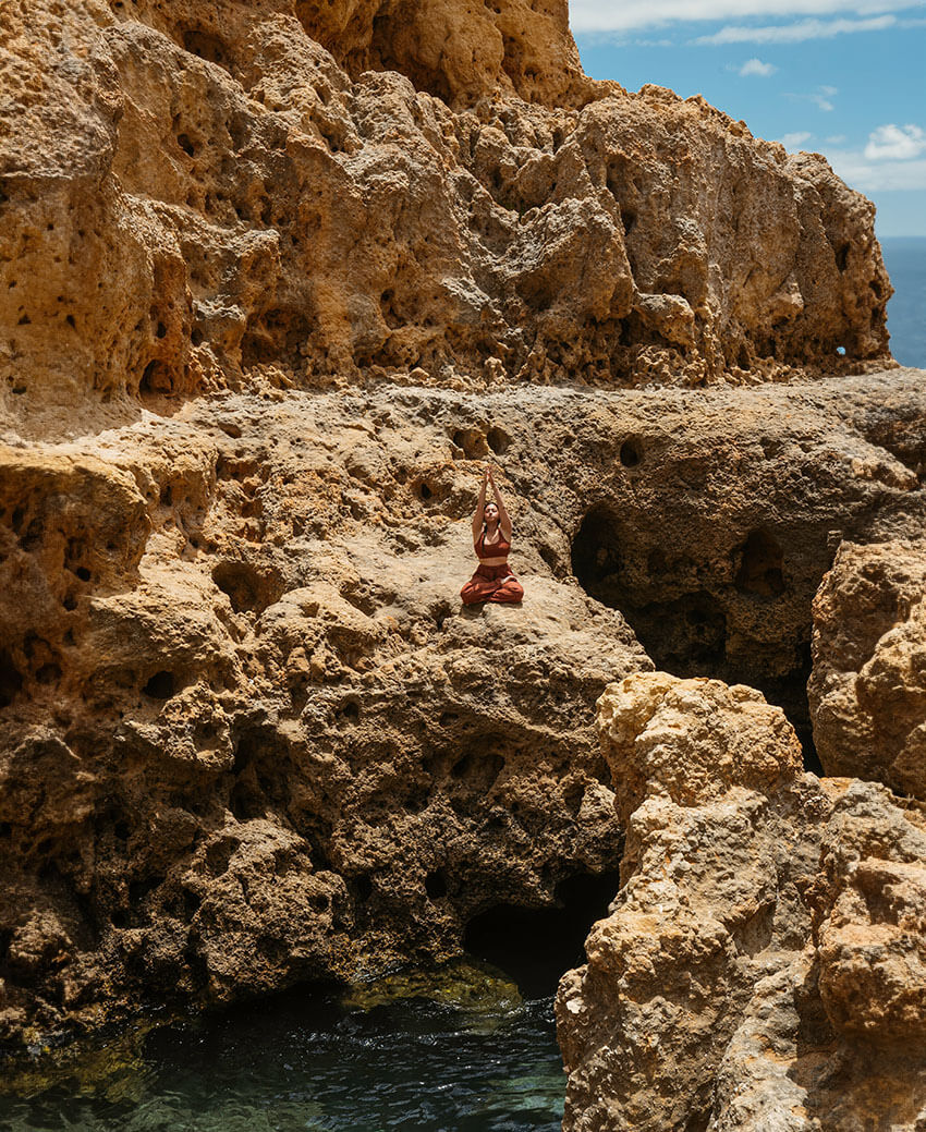 Thalasso | longevty travel VLR yoga rocks vertical