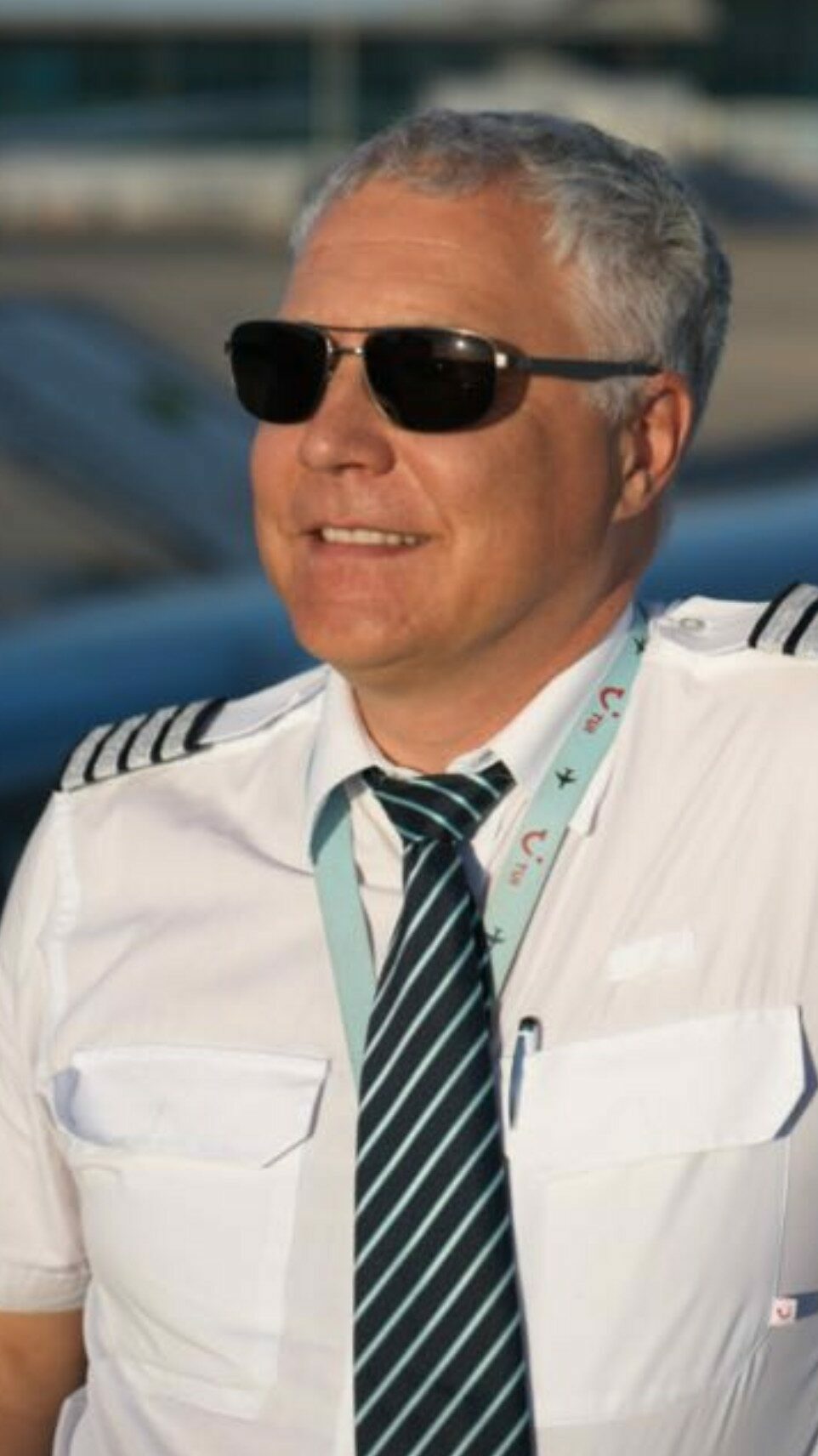 Wir über uns. Das Expertenteam 5 Markus Havermann Pilot